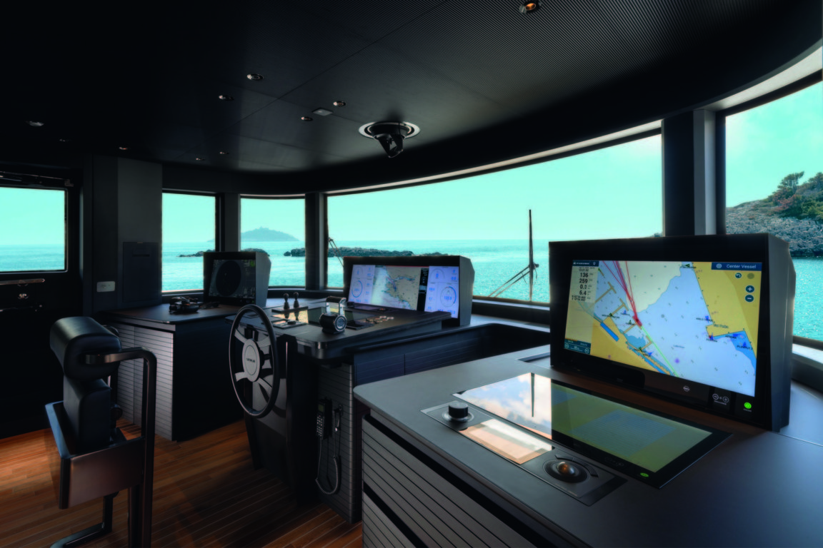 Custom Line Navetta 38 ACPV ARCHITECTS_wheelhouse