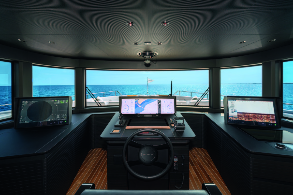 Custom Line Navetta 38 ACPV ARCHITECTS_wheelhouse