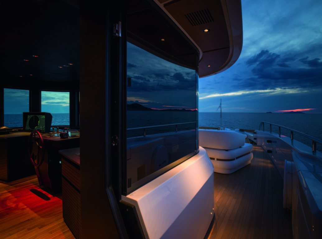 Custom Line Navetta 38 ACPV ARCHITECTS_wheelhouse