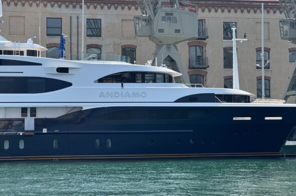 yacht di piersilvio berlusconi