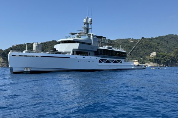 yacht di piersilvio berlusconi