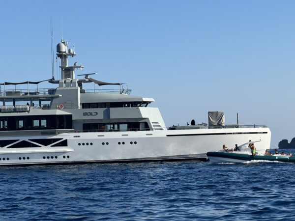 Superyacht Bold spotted off the coast of Portofino – Video and photos by DN