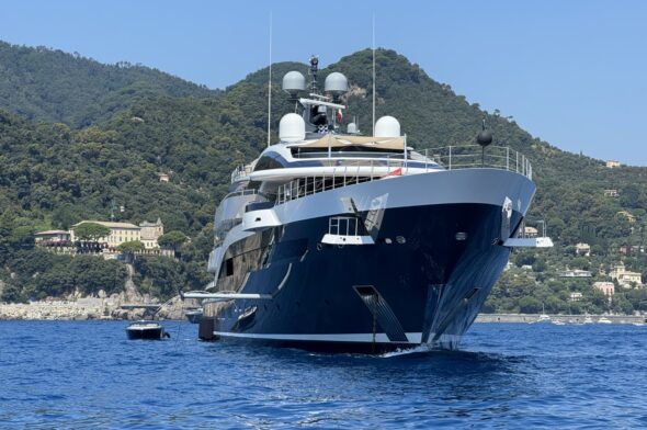 yacht di piersilvio berlusconi