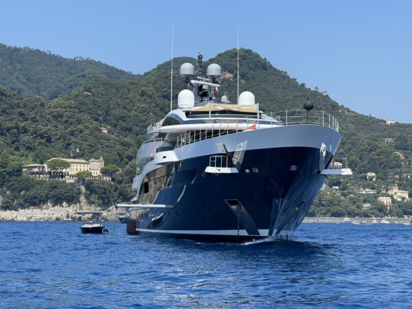 Avvistato il superyacht Dar nel Golfo del Tigullio