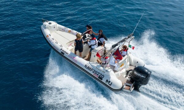 Partito il “Raid Mediterraneo in Rosa venti24”: da Catania al Salone Nautico di Genova in gommone