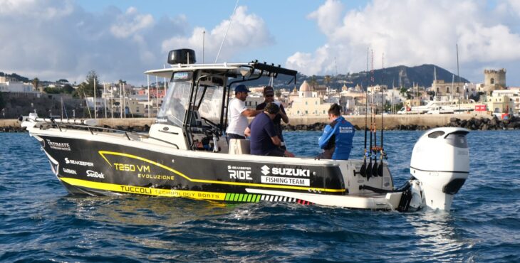 “Tracce di pesca”: i Suzuki Fishing Team a bordo del Tuccoli T250VM Evoluzione