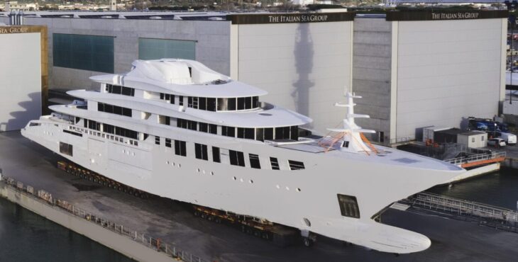 Outfitting the Admiral “Galileo” 82m continues