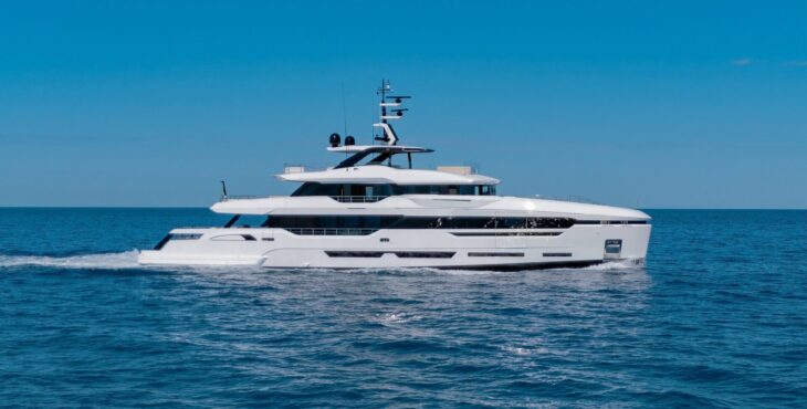 Baglietto al Monaco Yacht Show 2025 con il DOM133 e il T52