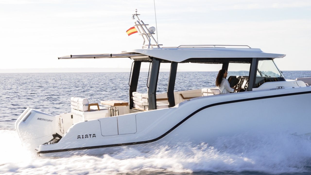 Aiata_Wayfinder 38_suntop