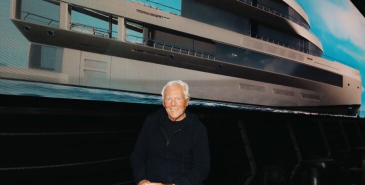 Giorgio Armani durante la presentazione del megayacht Admiral 72