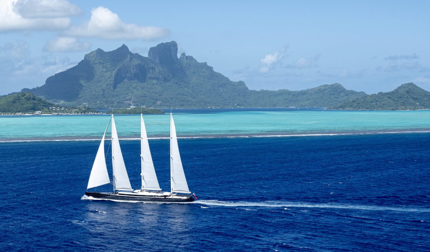 TRIDENT 810 Royal Huisman