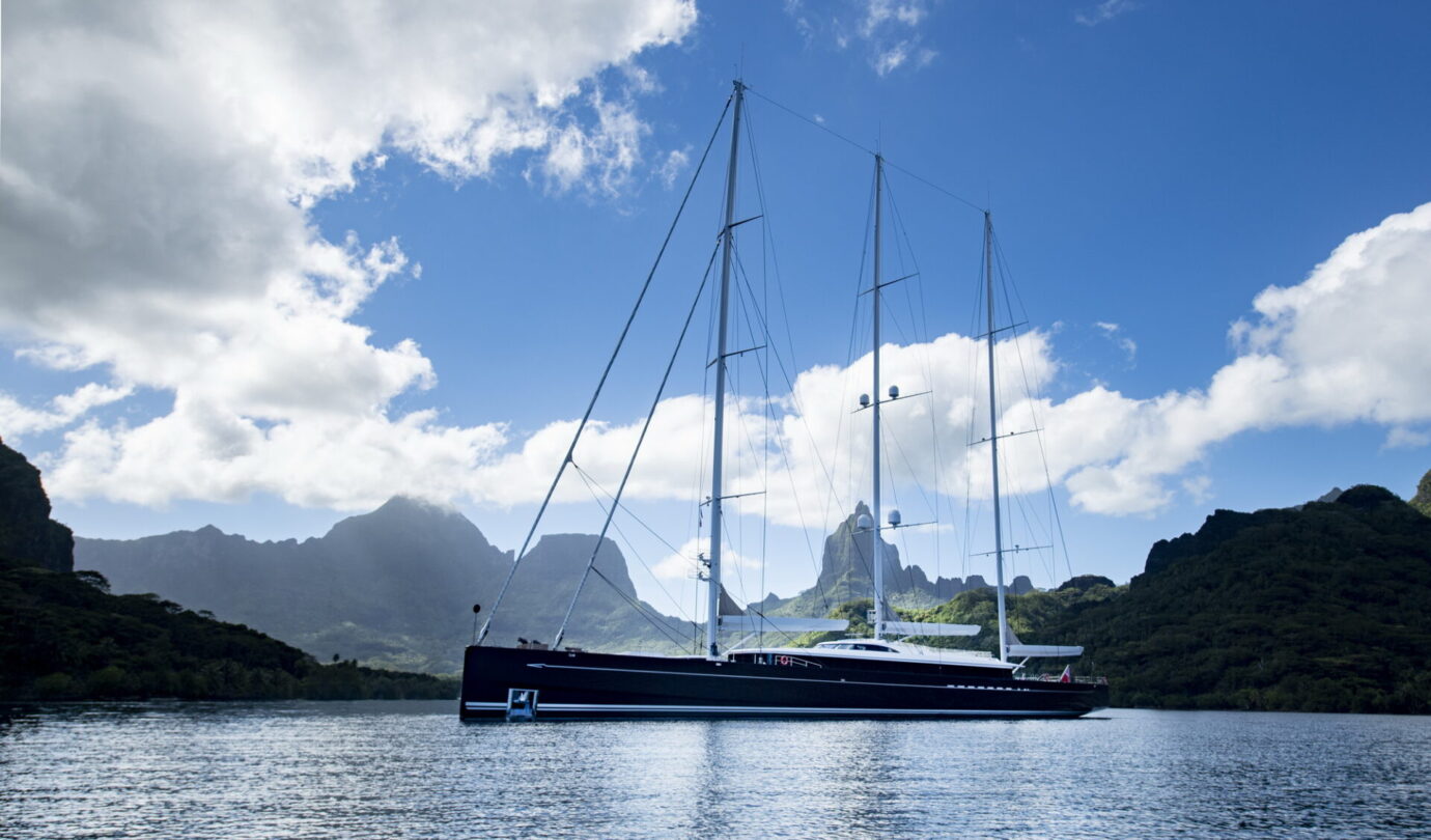 TRIDENT 810 Royal Huisman