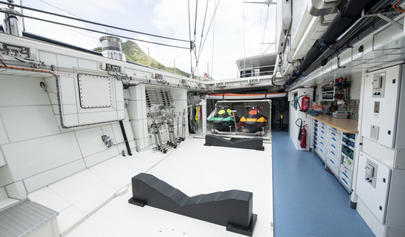 TRIDENT 810 Royal Huisman