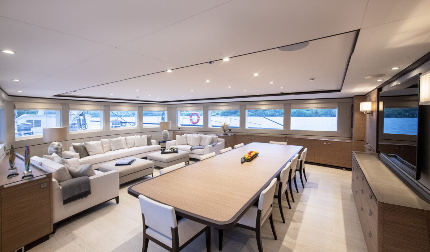 TRIDENT 810 Royal Huisman