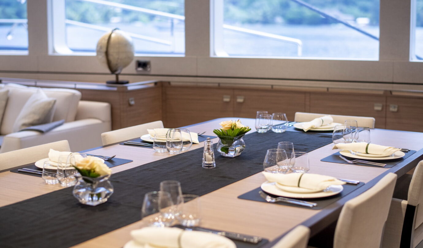 TRIDENT 810 Royal Huisman