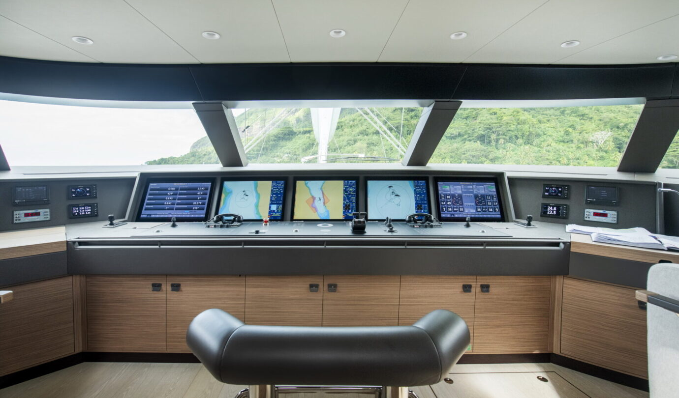 TRIDENT 810 Royal Huisman