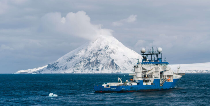 Carnivorous sponges, “zombie worms” and coral reefs discovered in the Antarctic Ocean