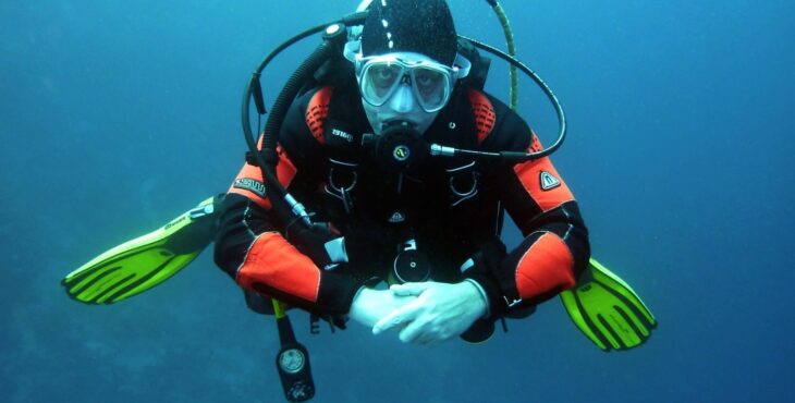 Un sub in immersione